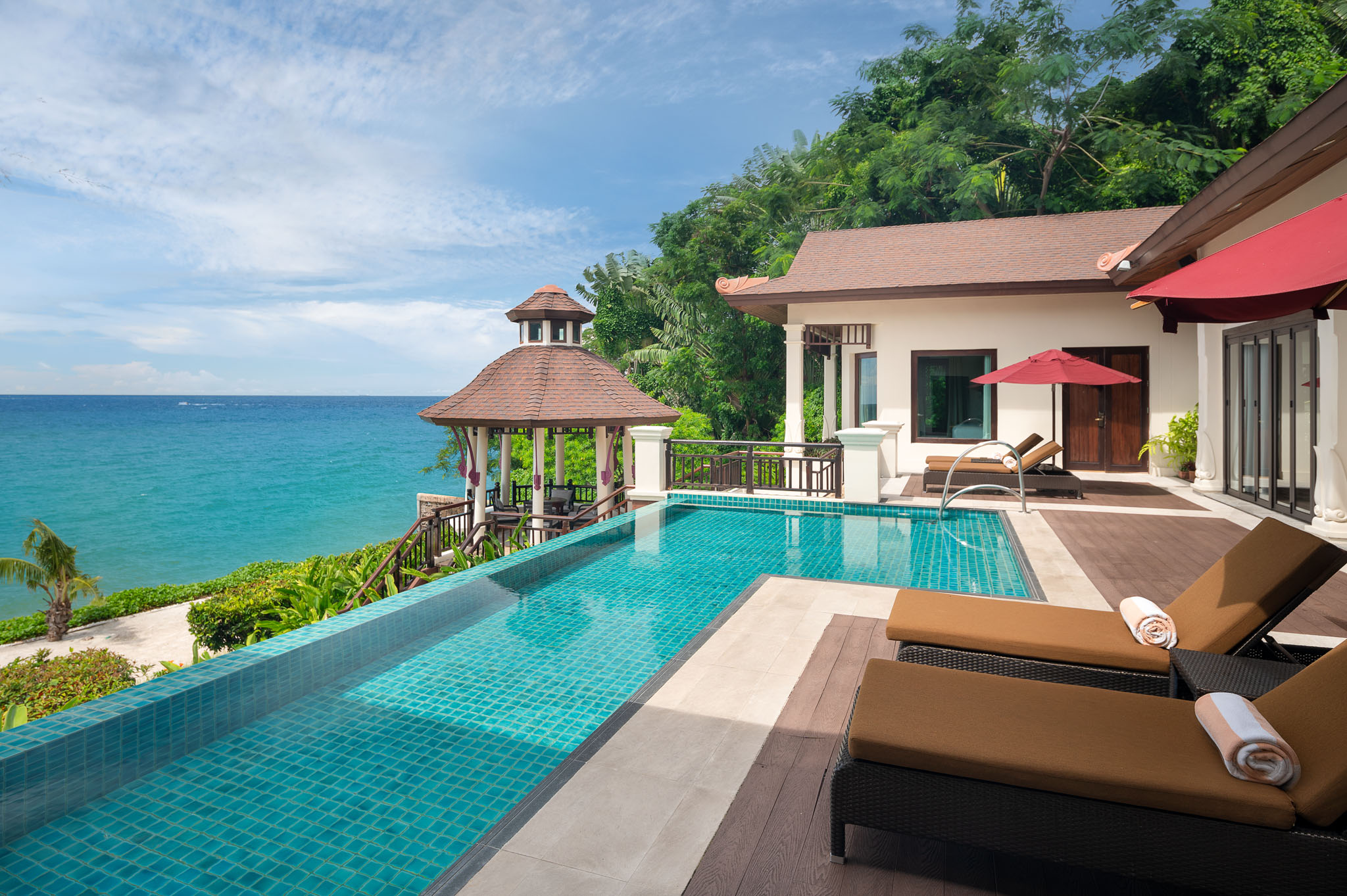 Beachfront Pool Villas